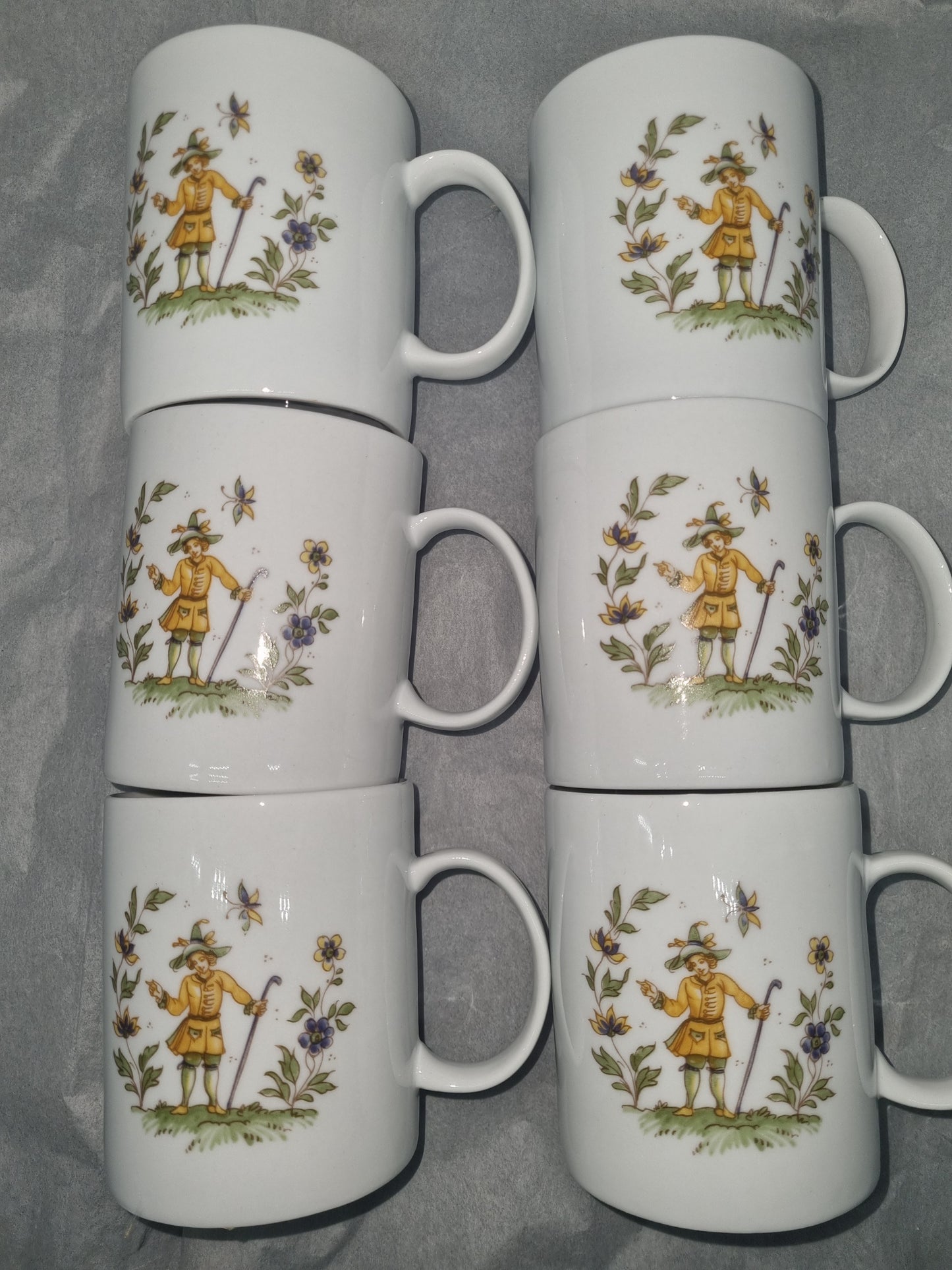 Coffret de 6 Mugs en Porcelaine Décor Moustier