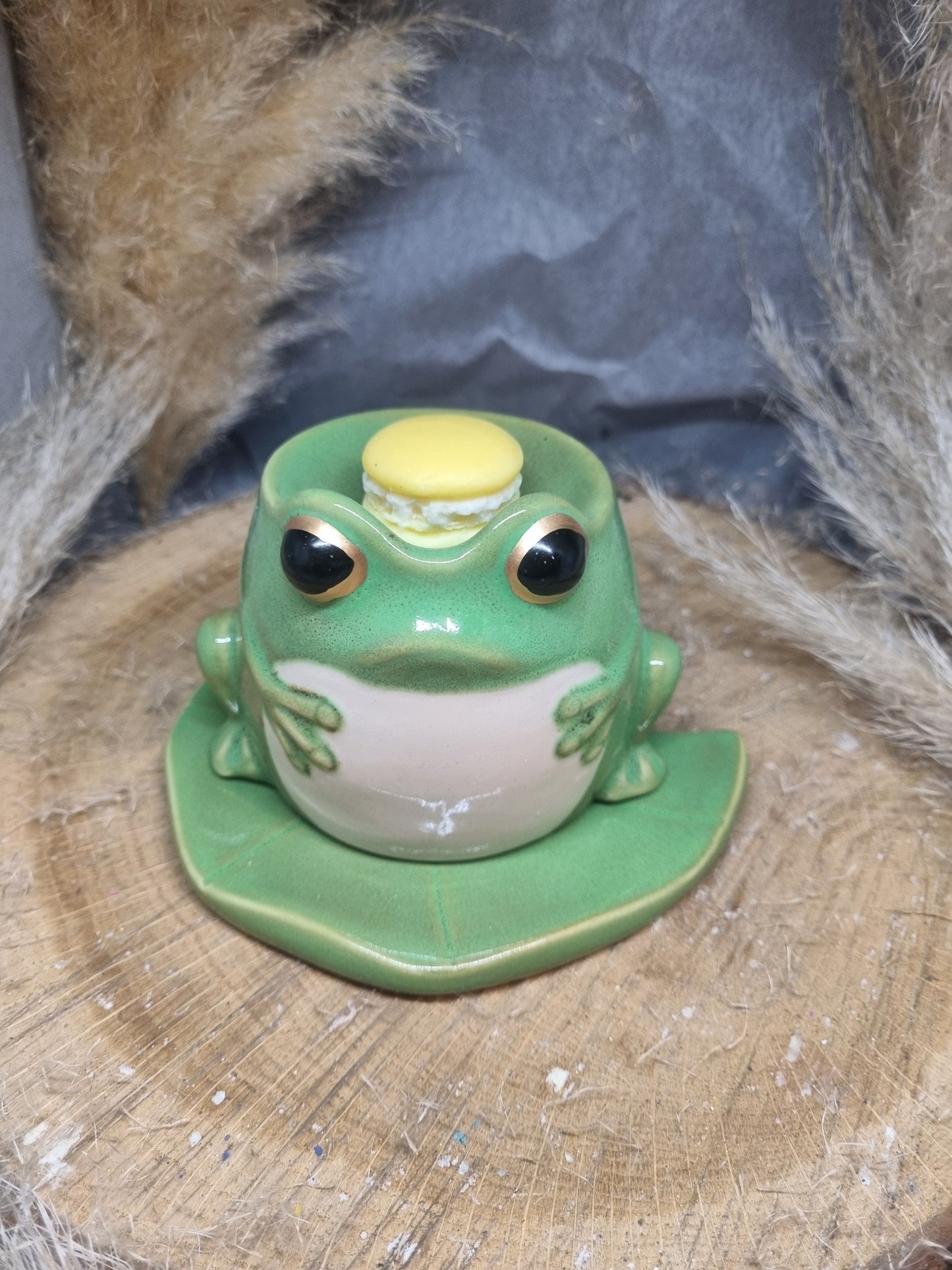 Brûle parfum forme de grenouille sur nénuphar