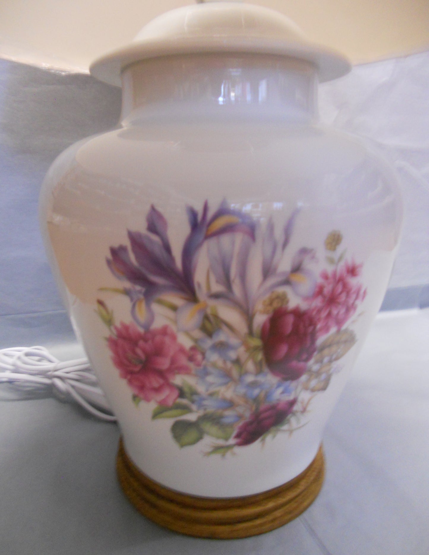 Lampe en Porcelaine avec abat-jour