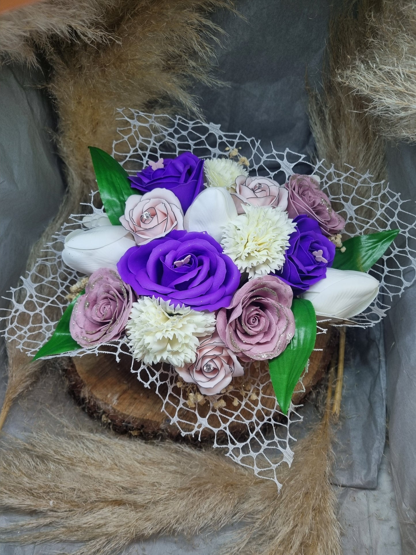 Composition Florale en Savon Boîte Papillon