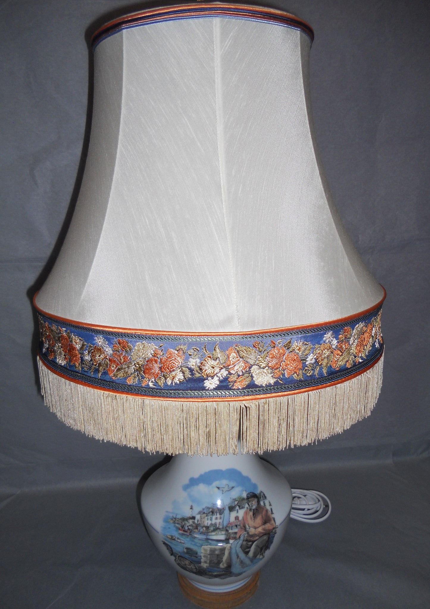 Lampe en Porcelaine avec abat-jour